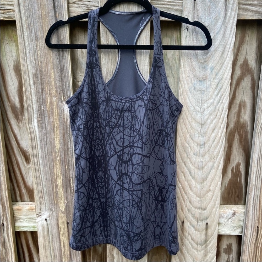 Lululemon gray tank top Size 6